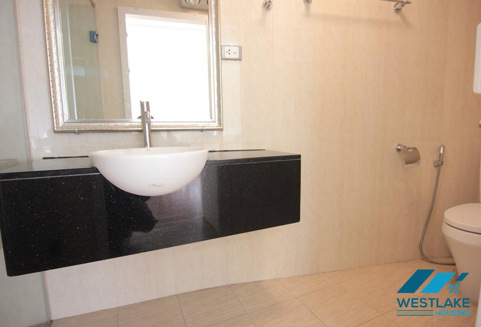 Good 1 bedroom apartment in Au co, Tay ho