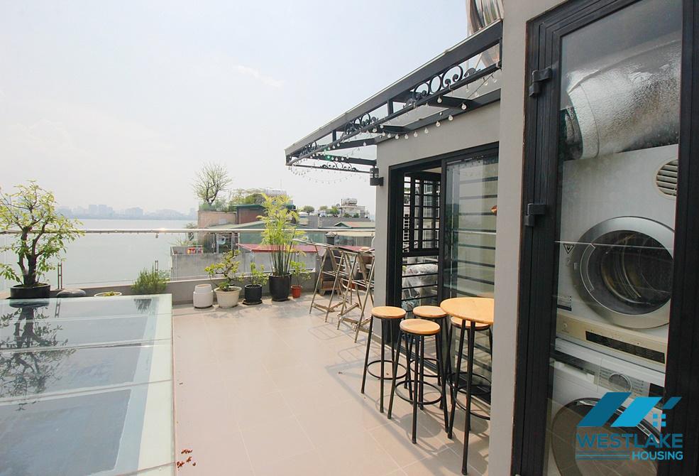 Elevator house for rent in near Ha Noi Club, Tay Ho District