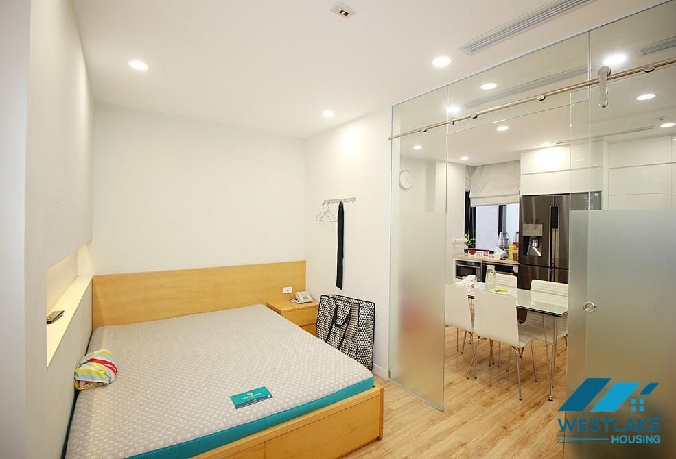 Elevator house for rent in near Ha Noi Club, Tay Ho District