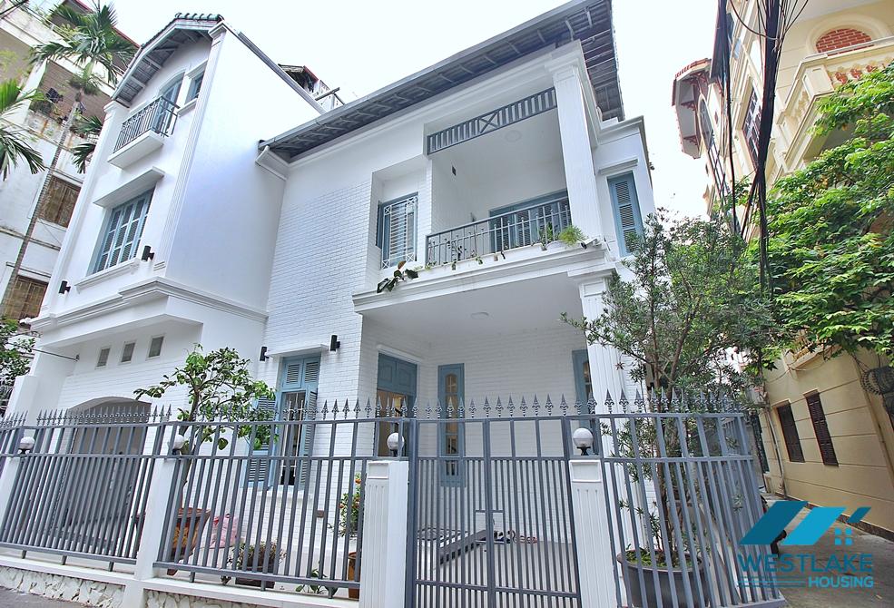 Coner 5 bedrooms house for rent in Dang Thai Mai st, Tay Ho