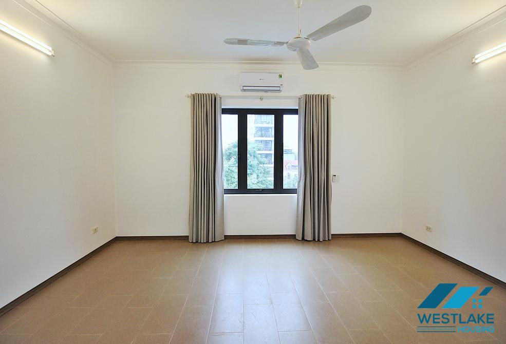 Brightly 5 bedrooms house for rent in Dang Thai Mai st, Tay Ho