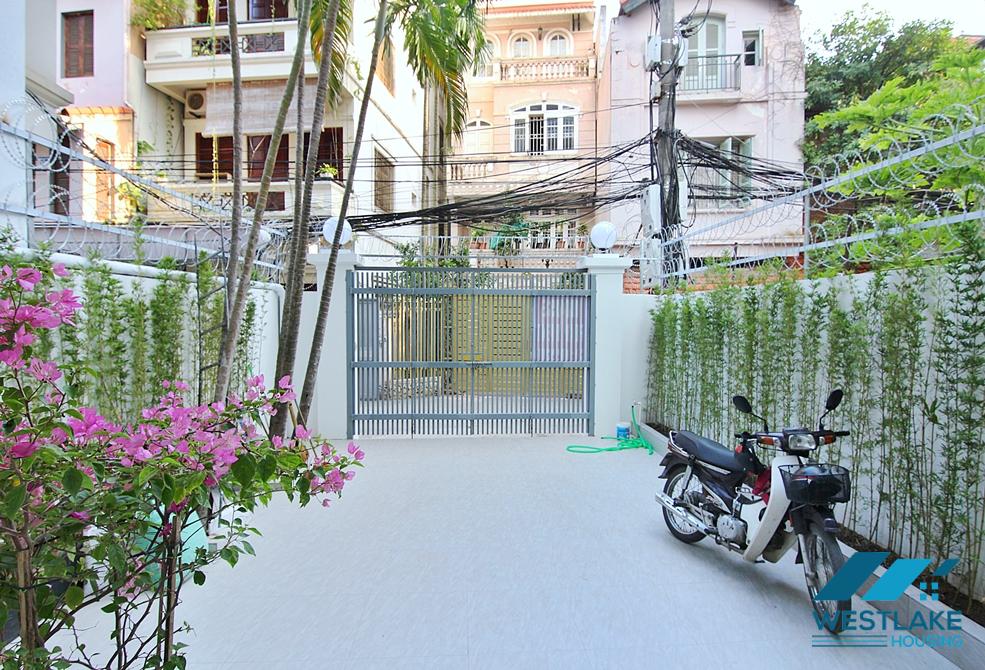 Brightly 5 bedrooms house for rent in Dang Thai Mai st, Tay Ho