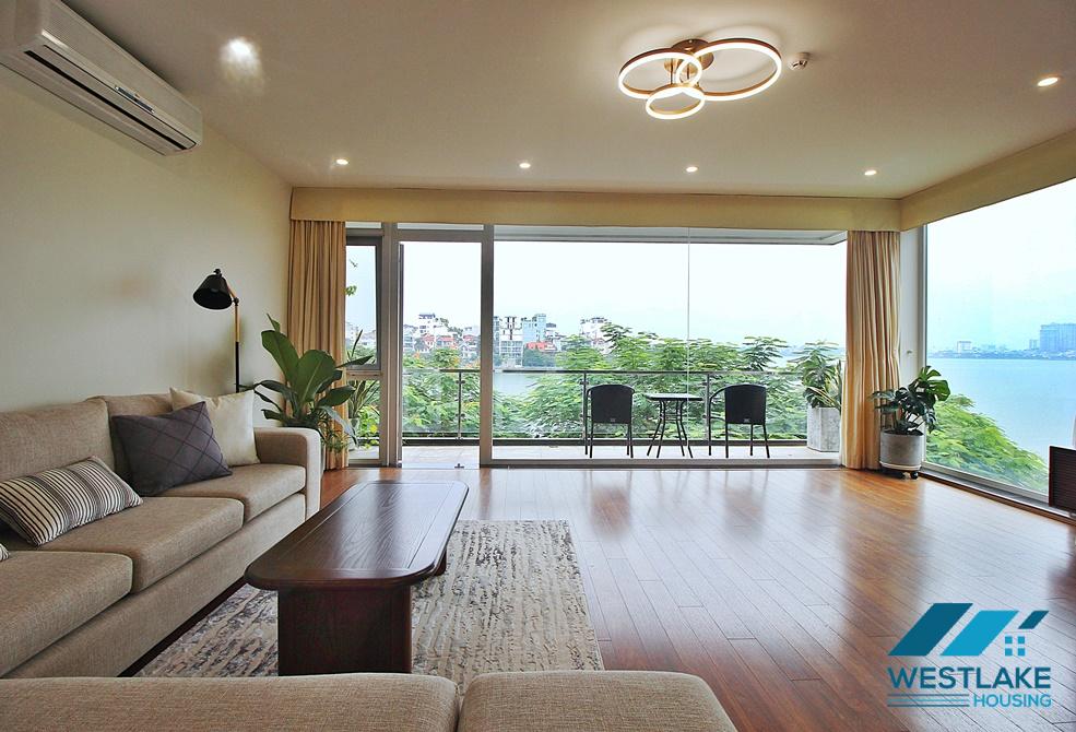 Bright 3 bedroom apartment with lake view for rent in Tay Ho