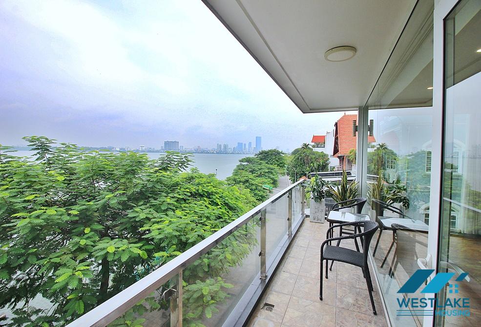 Bright 3 bedroom apartment with lake view for rent in Tay Ho