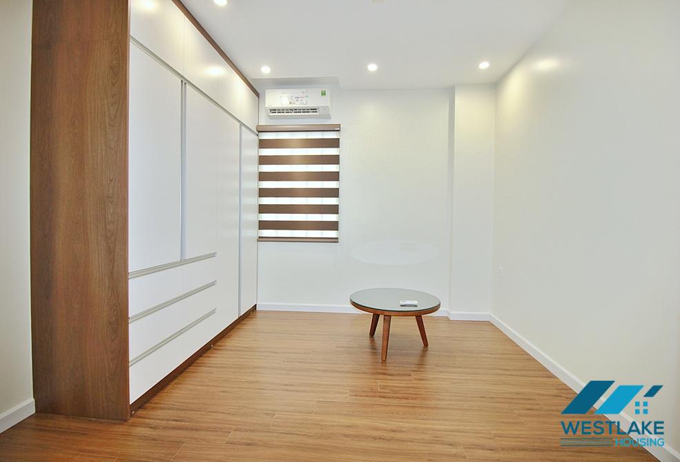 Brand new 3beds apartment for rent in Nghi Tam st, Tay Ho