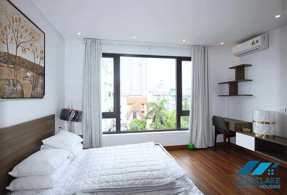 Beautiful and bright 2beds apartment for rent in the heart of Tay Ho district, Ha Noi