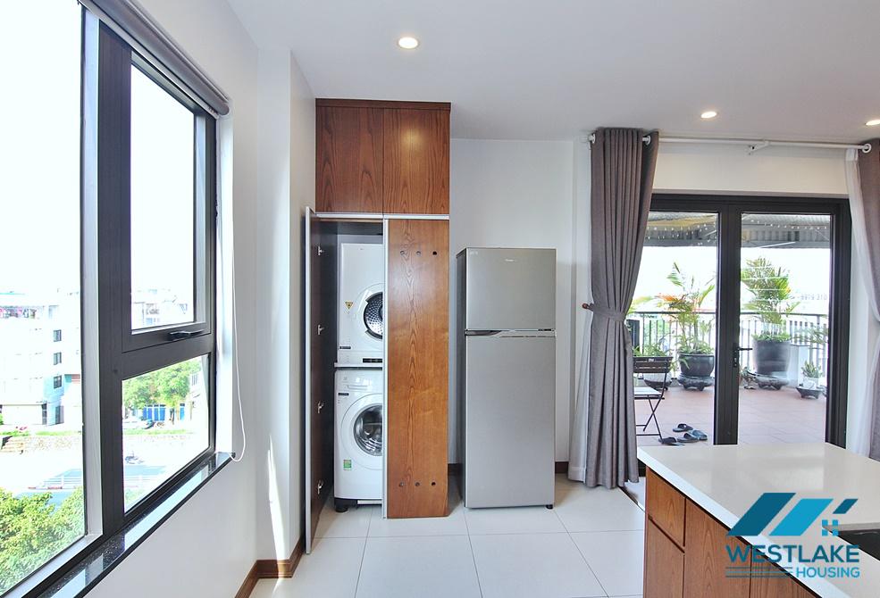 Top floor 1 bedroom apartment in Trinh cong son, Tay ho