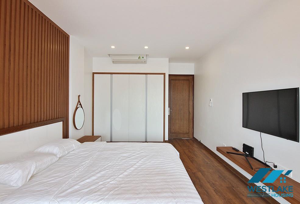 Top floor 1 bedroom apartment in Trinh cong son, Tay ho