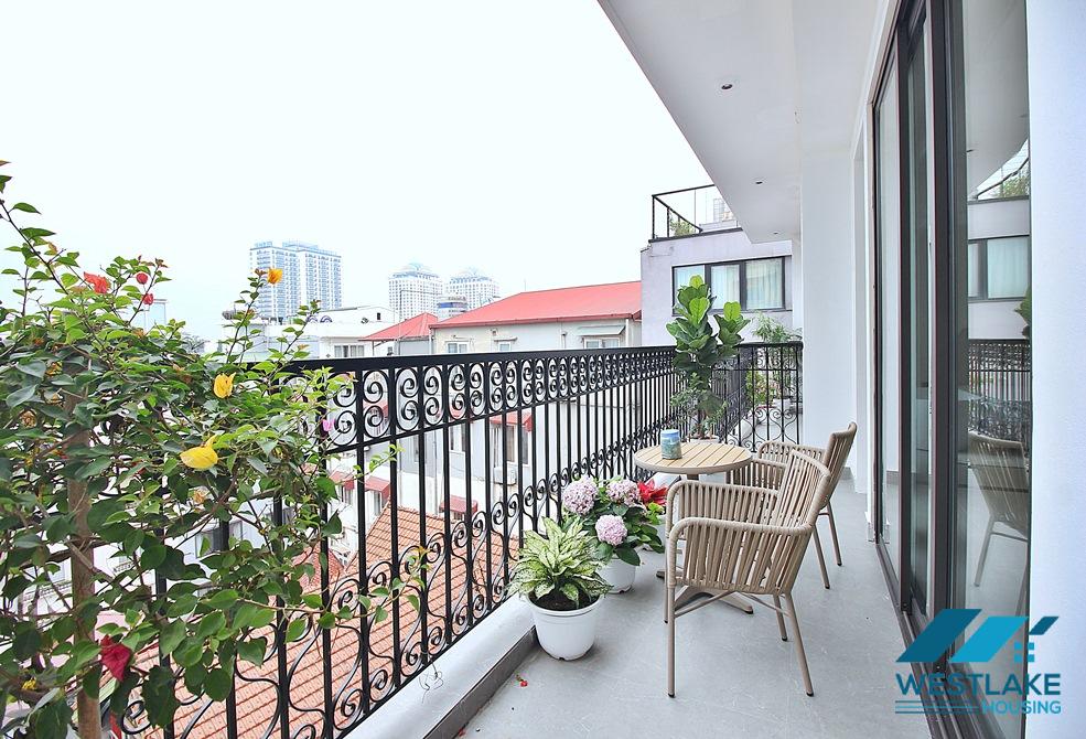 Cho Thêu Căn Hộ Mới Hiện Đại 4 Phòng Ngủ 3 Phòng Tắm View Hồ Tây Tại Phố Tô Ngọc Vân