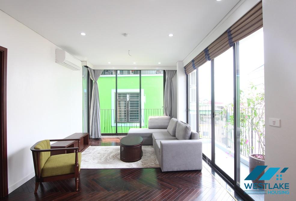 Bright one new apartment with nice furnitures in Tay ho, Ha noi