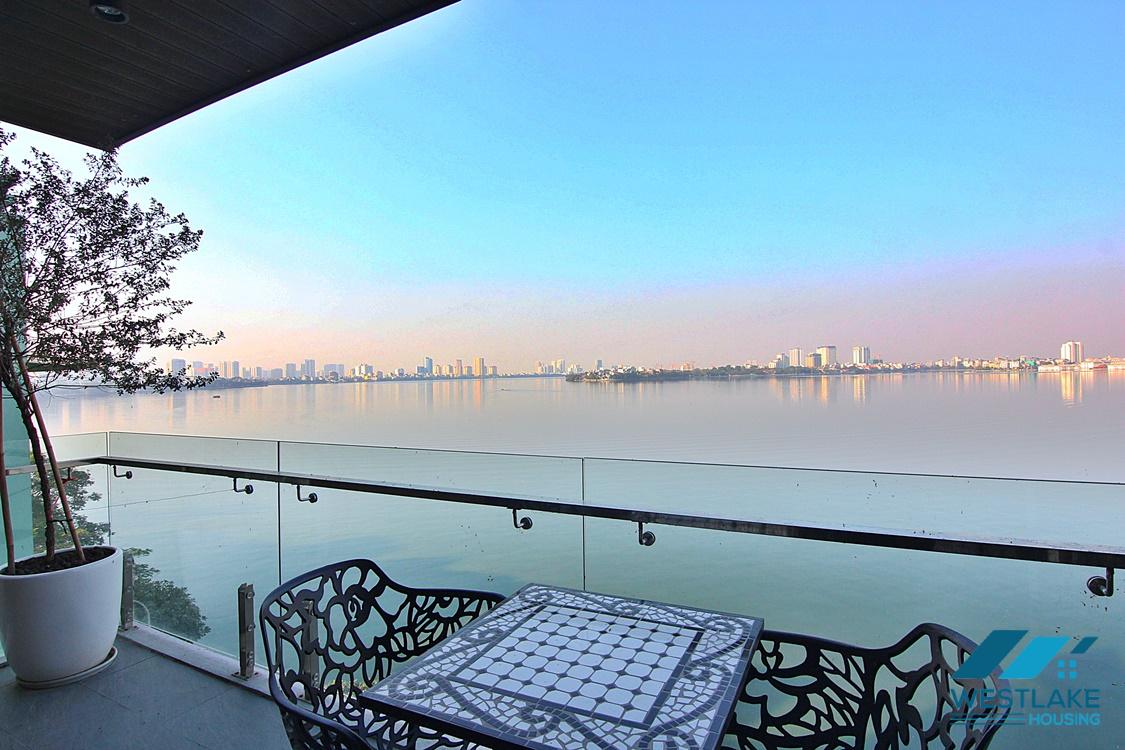 Lake view apartment for rent on Tay Ho, Ha Noi