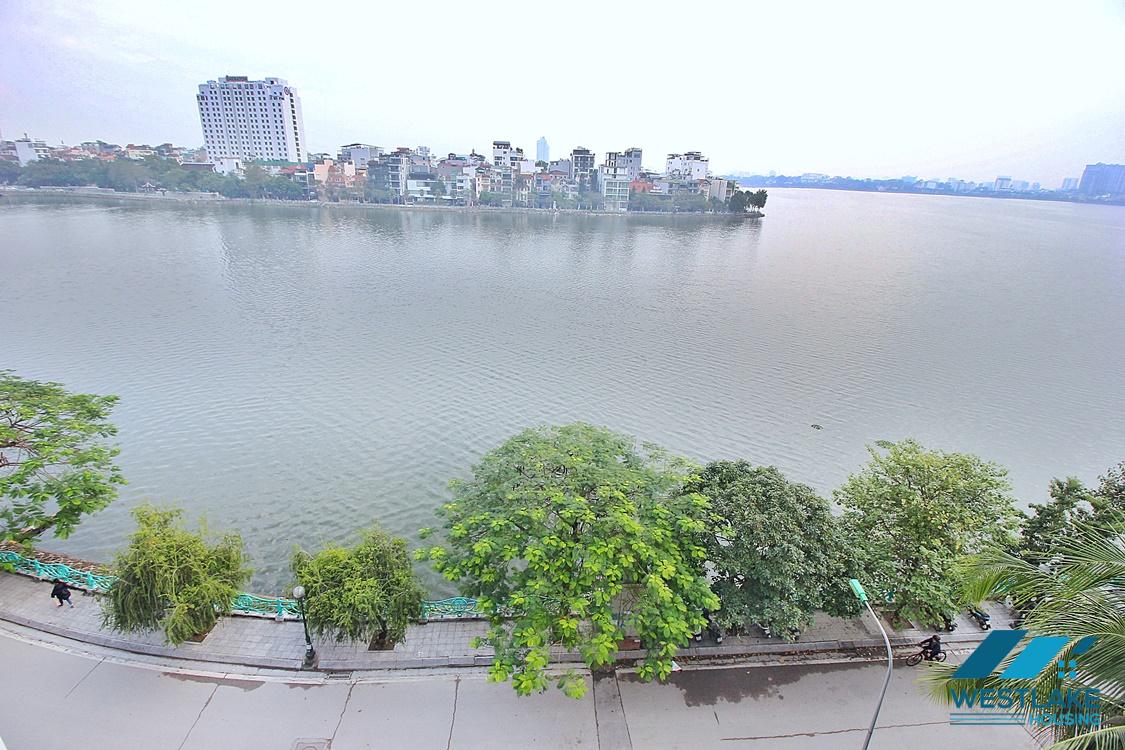 Modern serviced apartment with lake view for rent in Quang An Street, Tay Ho, Ha Noi