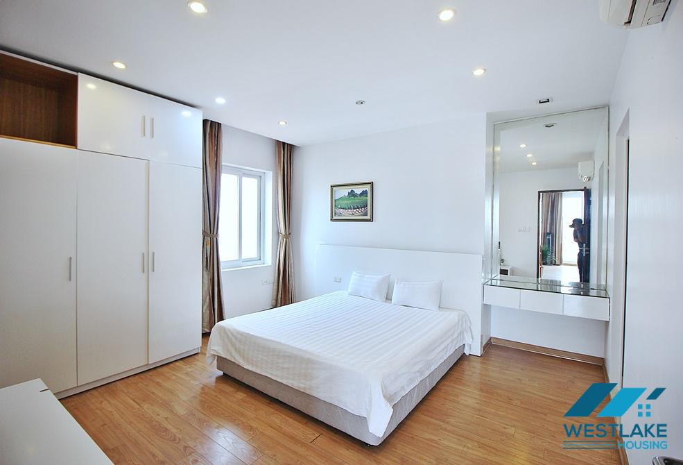 Nice apartment 2beds for rent near West lake, full furnished with large balcony