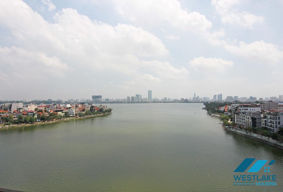 High-end and lake view 3beds apartment for rent in Xuan Dieu st, Tay Ho