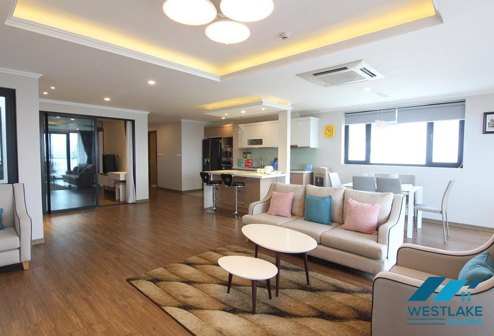 High-end and lake view 3beds apartment for rent in Xuan Dieu st, Tay Ho