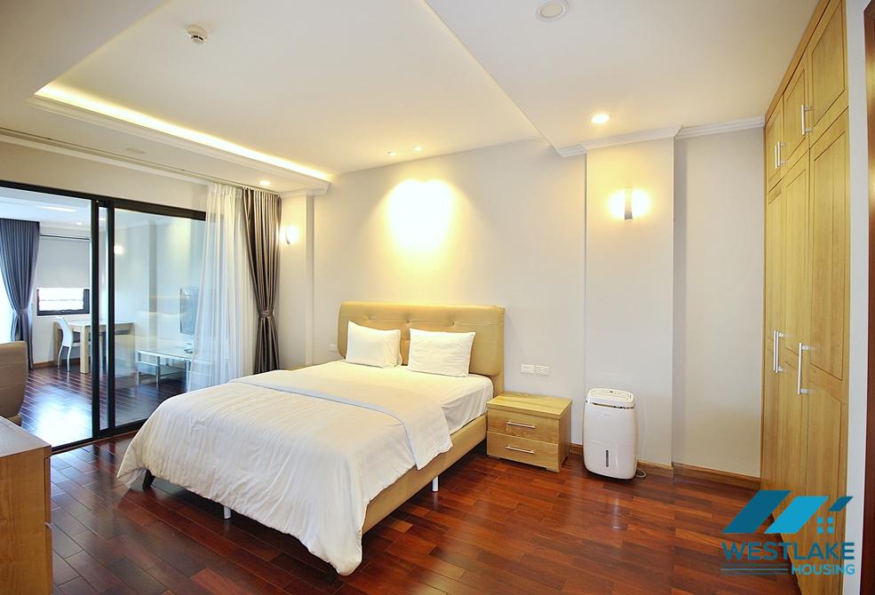 A wonderful lake view 2 bedroom apartment for rent in Xuan Dieu, Tay Ho