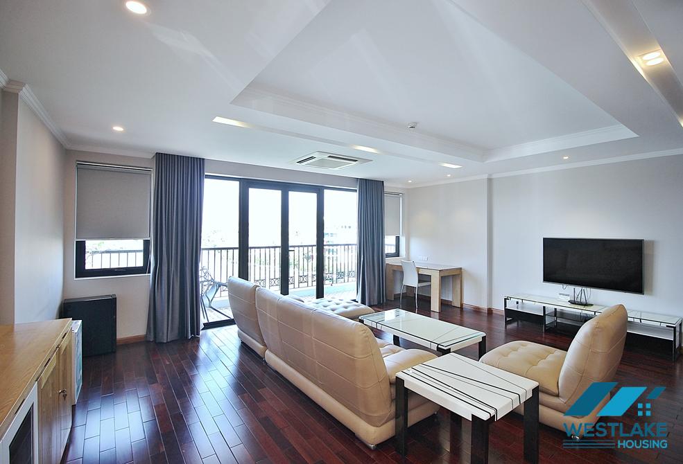 A wonderful lake view 2 bedroom apartment for rent in Xuan Dieu, Tay Ho