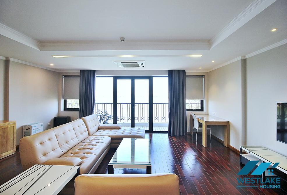 A wonderful lake view 2 bedroom apartment for rent in Xuan Dieu, Tay Ho