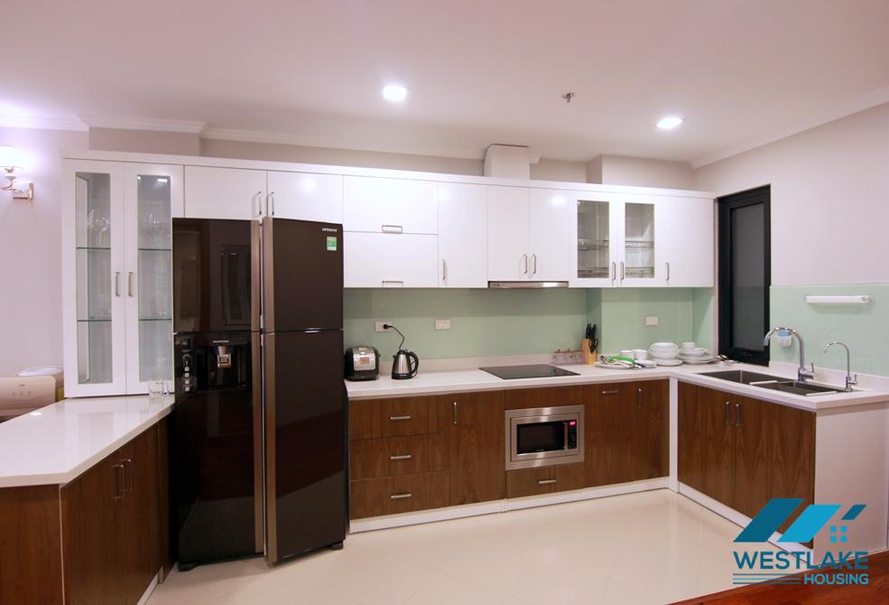 A nicely elegant 2 bedroom  apartment for rent in Xuan Dieu, Tay Ho