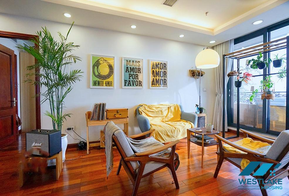 Penhouse lake view 4 bedrooms apartment for rent in Xuan Dieu st, Tay Ho