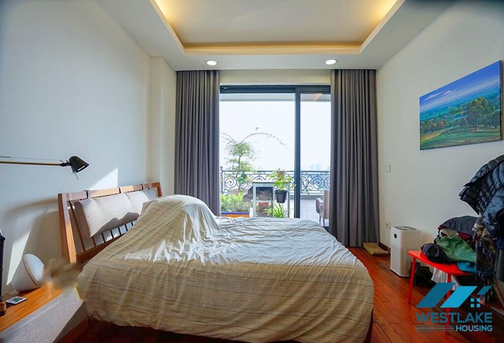 Penhouse lake view 4 bedrooms apartment for rent in Xuan Dieu st, Tay Ho