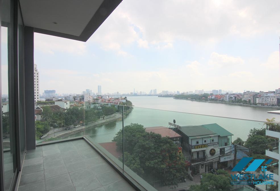 Luxurious and lake view three bedrooms apartment for rent in Tay Ho, Ha Noi