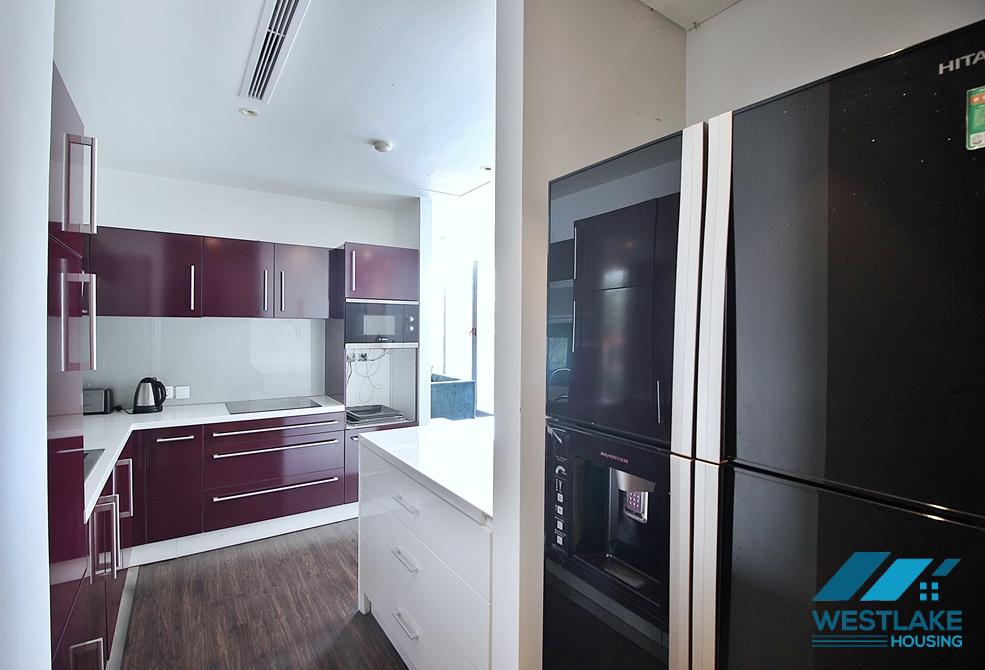 Morden three bedrooms apartment for rent in Xuan Dieu st, Tay Ho