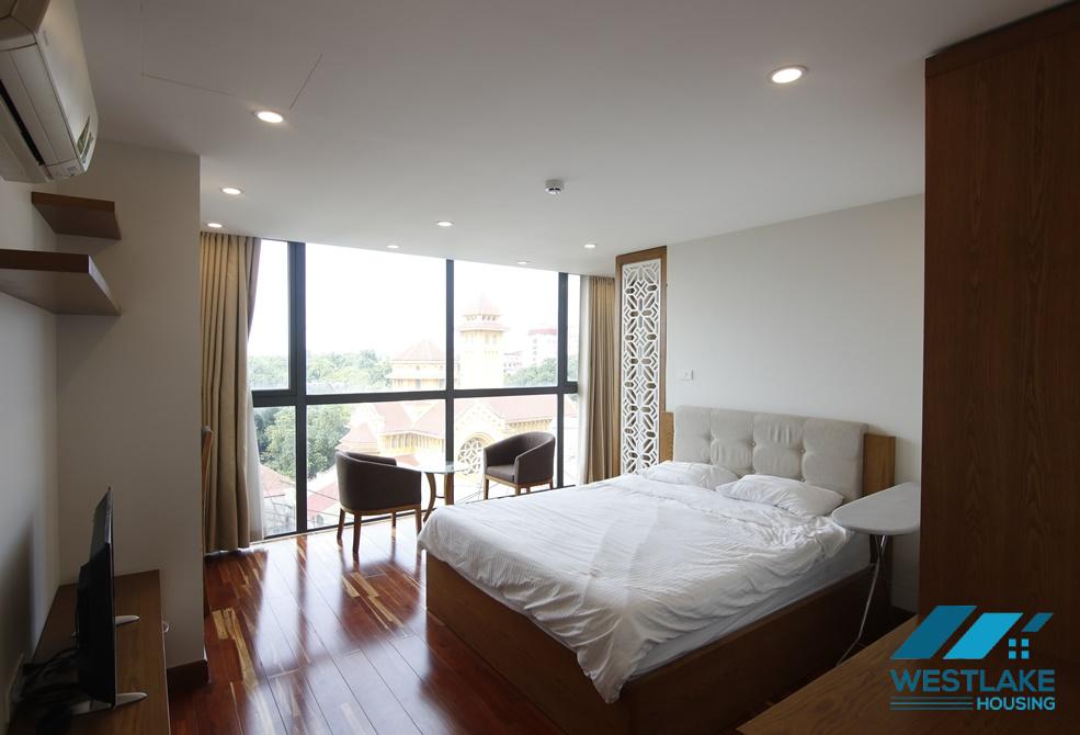 High floor apartment with 3 bedrooms for rent in Trúc Bach, Ba Dinh