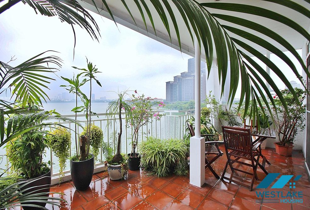 High-end and lake view 2 bedroms apartment for rent in Quang Khanh, Tay Ho