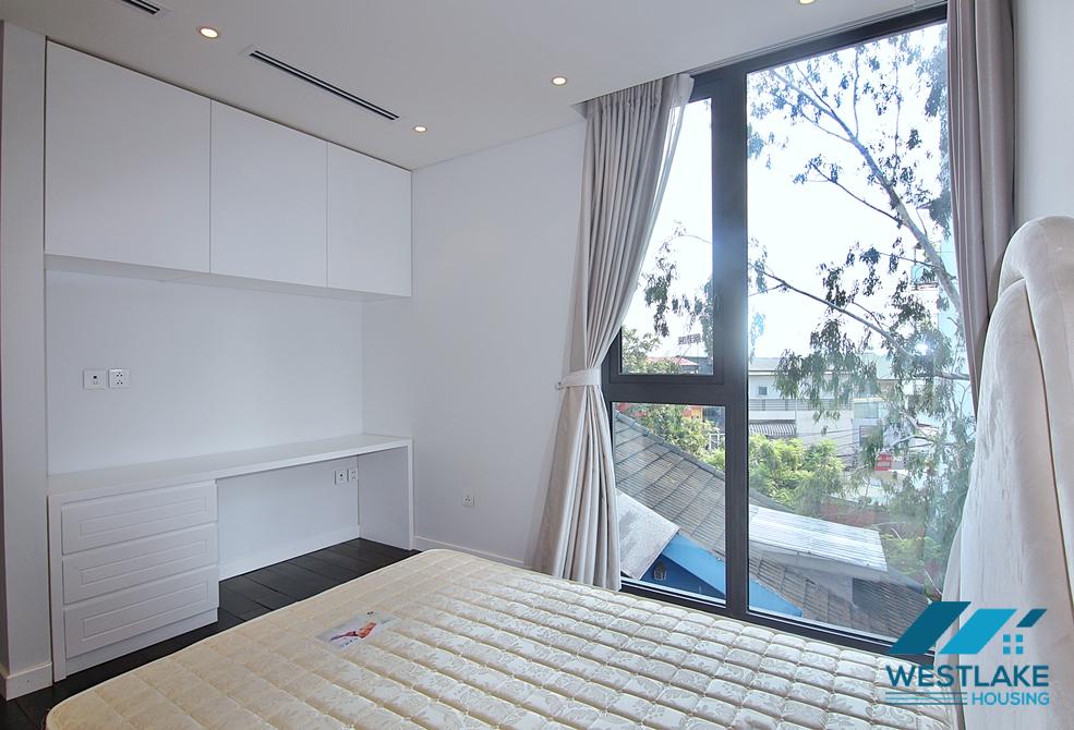 A pretty three bedrooms apartment for rent in Xuan Dieu, Tay Ho