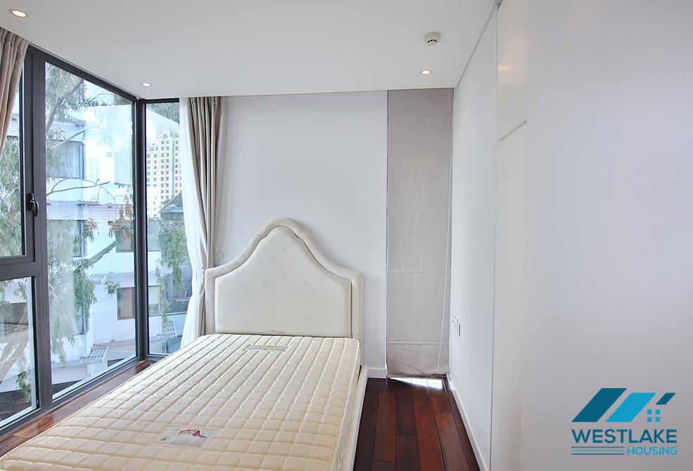 A pretty three bedrooms apartment for rent in Xuan Dieu, Tay Ho