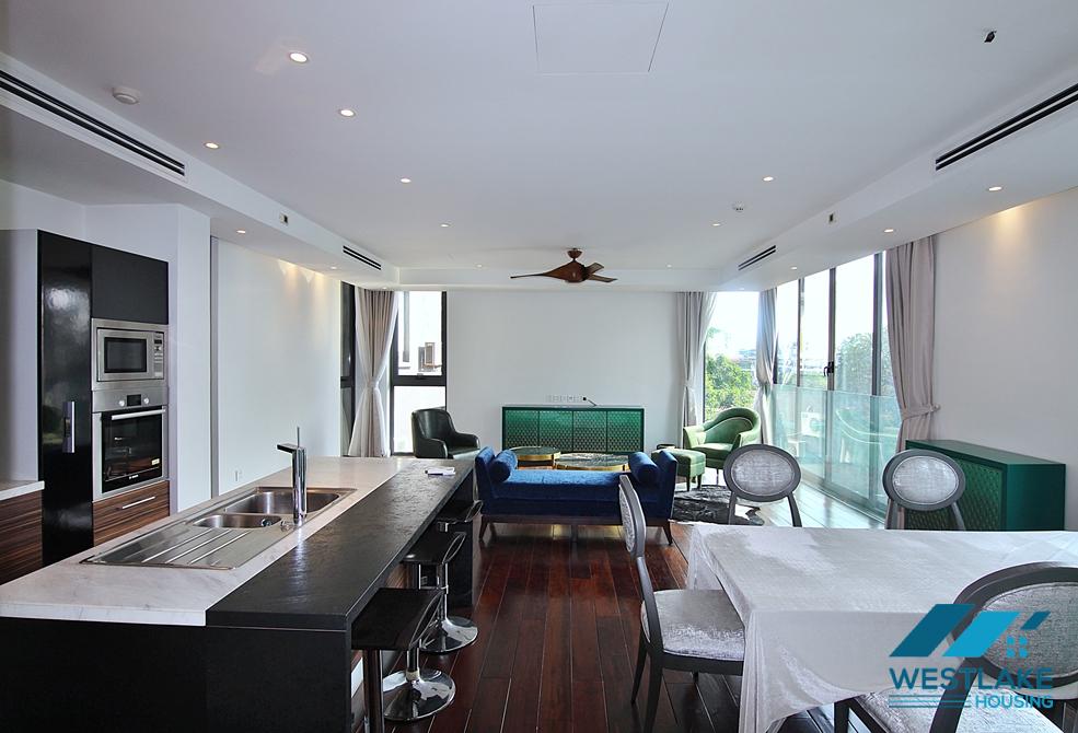 A pretty three bedrooms apartment for rent in Xuan Dieu, Tay Ho