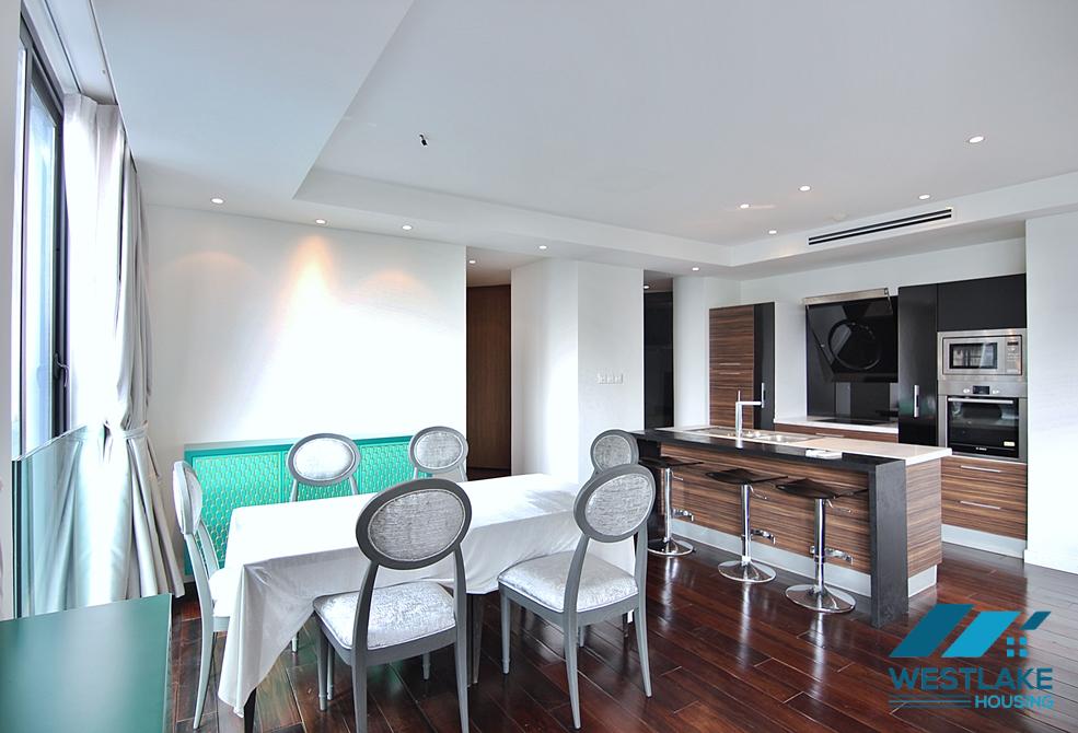 A pretty three bedrooms apartment for rent in Xuan Dieu, Tay Ho