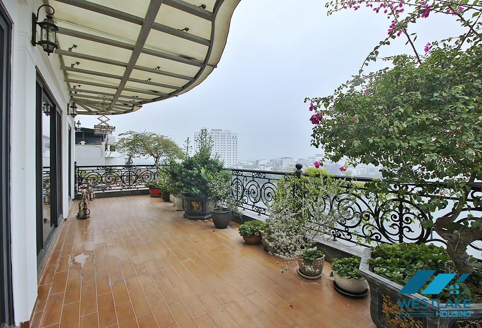  Spacious and lake view 3beds apartment for rent in Xuan Dieu, Tay Ho