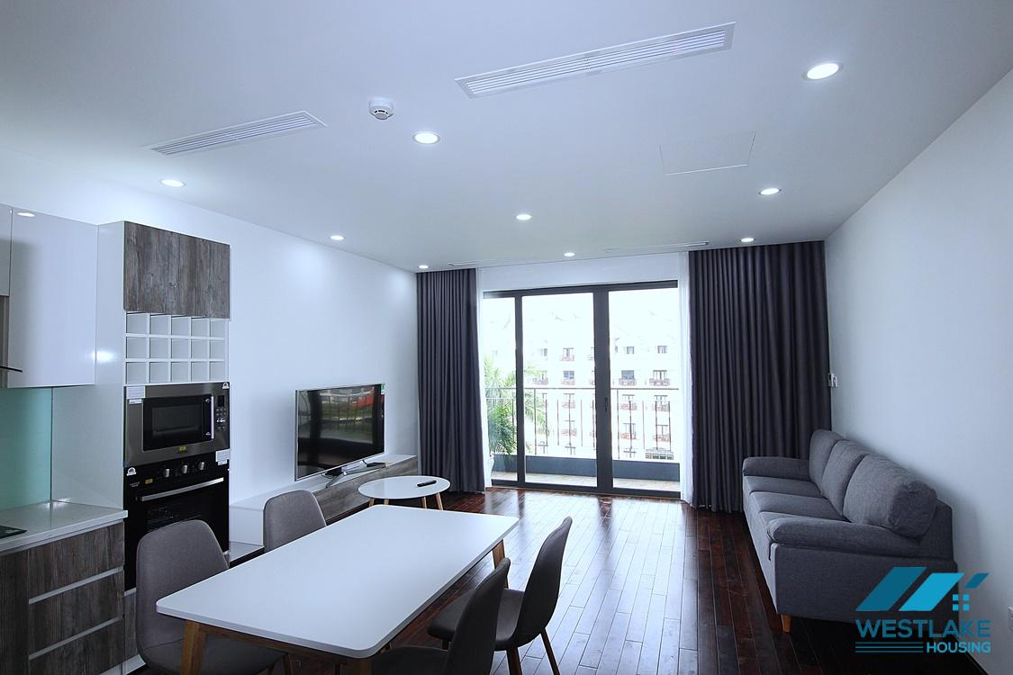 Lake-view 2 bedrooms apartment in Tu Hoa for rent.