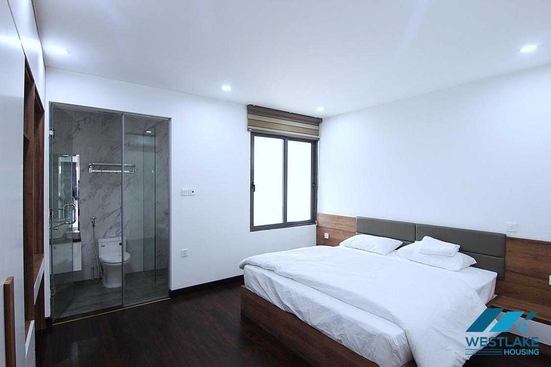 Lake-view 2 bedrooms apartment in Tu Hoa for rent.