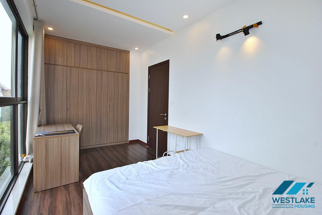 Modern spacious 2-bedroom apartment in Au Co st.