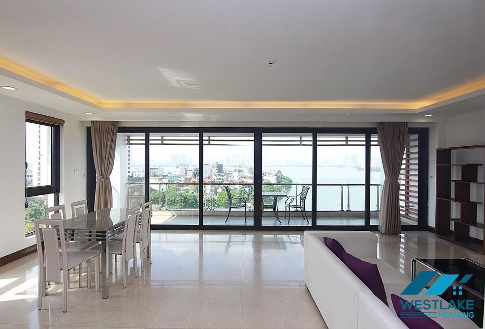 Lake view apartment on the 9th floor for rent in Xuan Dieu st, Tay Ho