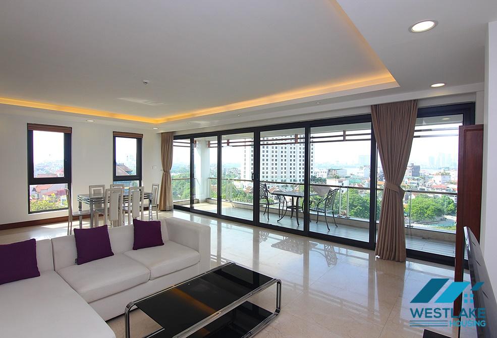 Lake view apartment on the 9th floor for rent in Xuan Dieu st, Tay Ho