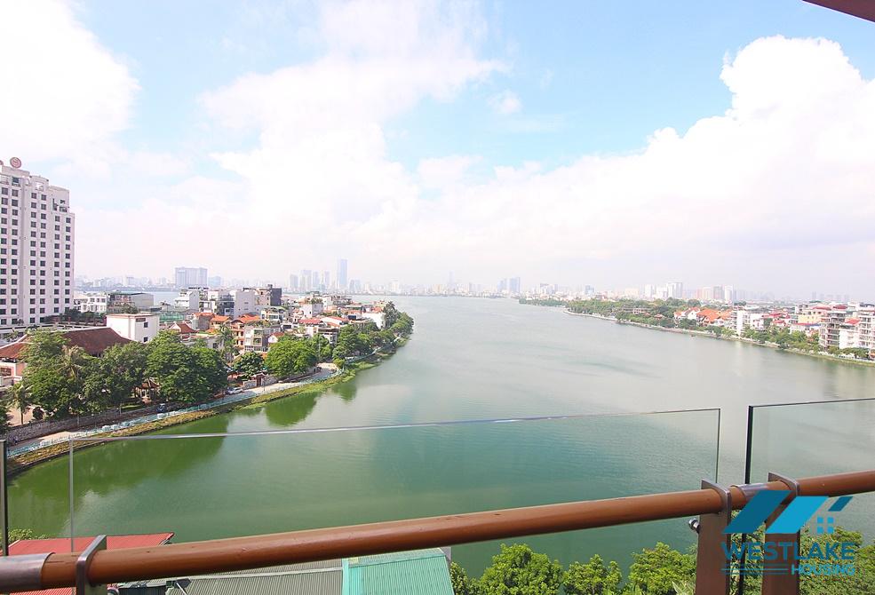 Lake view apartment on the 9th floor for rent in Xuan Dieu st, Tay Ho