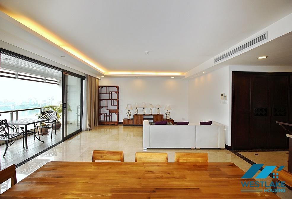 Beautifull 03 bedrooms apartment (7th floor) for rent in Tay Ho