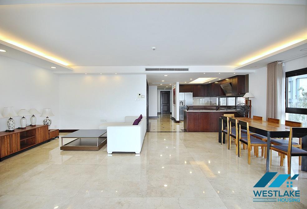 Beautifull 03 bedrooms apartment (7th floor) for rent in Tay Ho