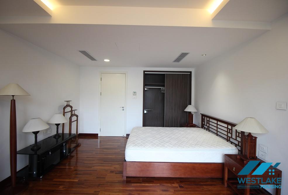 Quality apartment with 3 bedrooms apartment (3rd floor) in Xuan Dieu st, Tay Ho