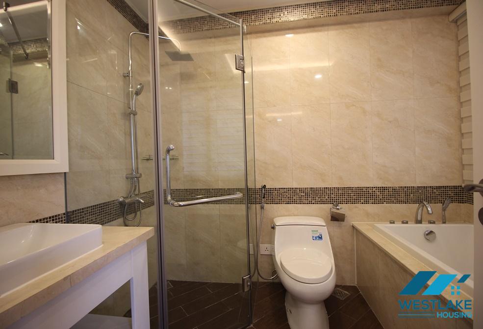 Quality apartment with 3 bedrooms apartment (3rd floor) in Xuan Dieu st, Tay Ho