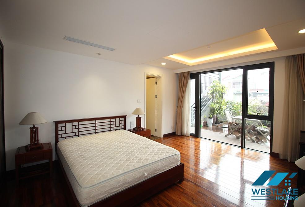 Quality apartment with 3 bedrooms apartment (3rd floor) in Xuan Dieu st, Tay Ho