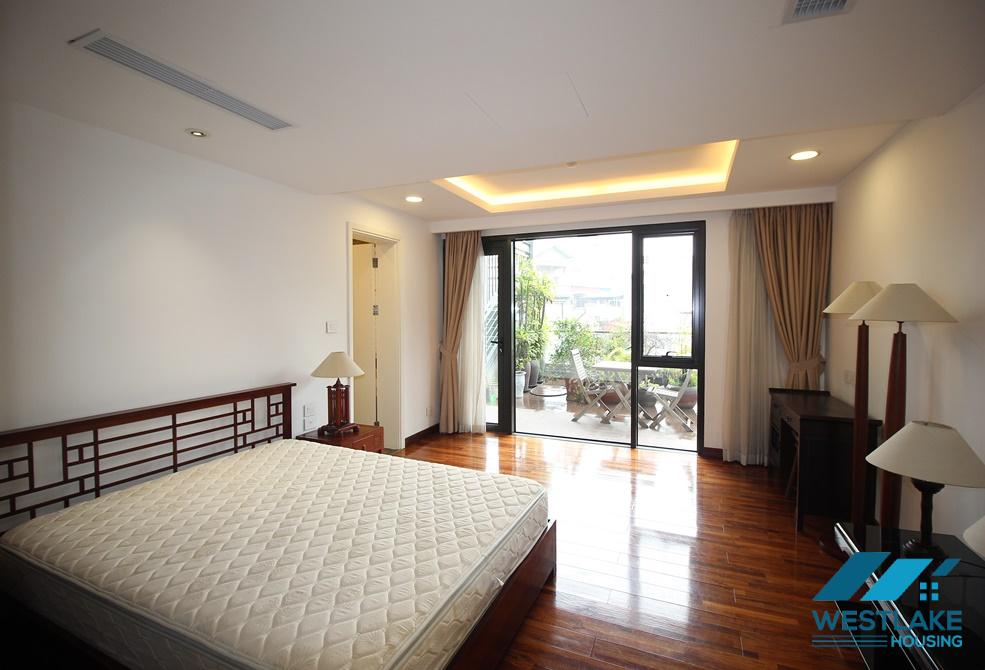 Quality apartment with 3 bedrooms apartment (3rd floor) in Xuan Dieu st, Tay Ho