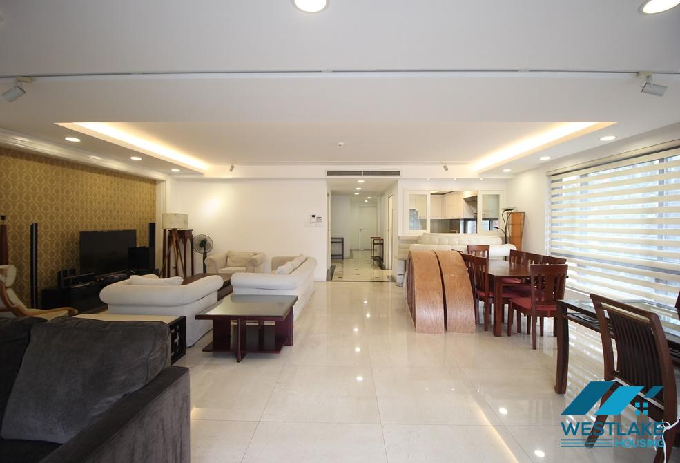 Quality apartment with 3 bedrooms apartment (3rd floor) in Xuan Dieu st, Tay Ho