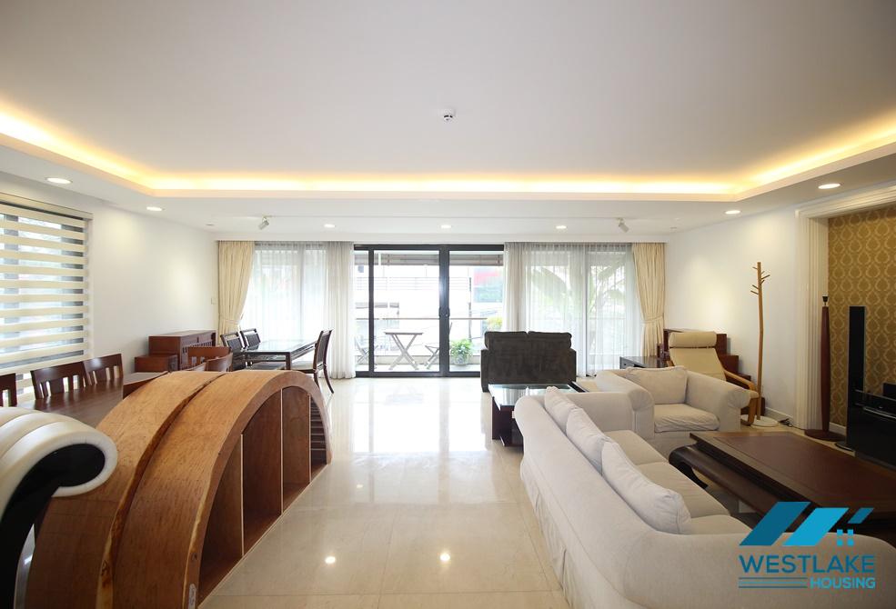 Quality apartment with 3 bedrooms apartment (3rd floor) in Xuan Dieu st, Tay Ho