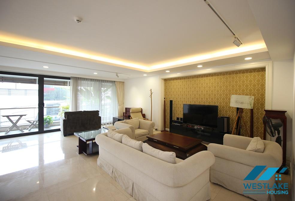 Quality apartment with 3 bedrooms apartment (3rd floor) in Xuan Dieu st, Tay Ho