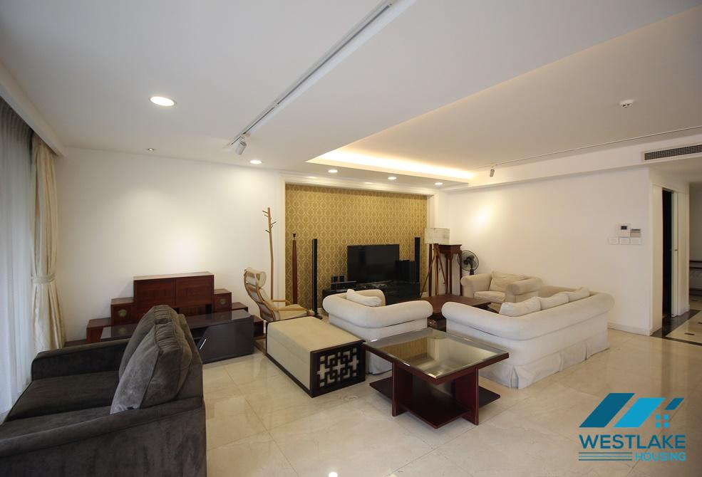 Quality apartment with 3 bedrooms apartment (3rd floor) in Xuan Dieu st, Tay Ho